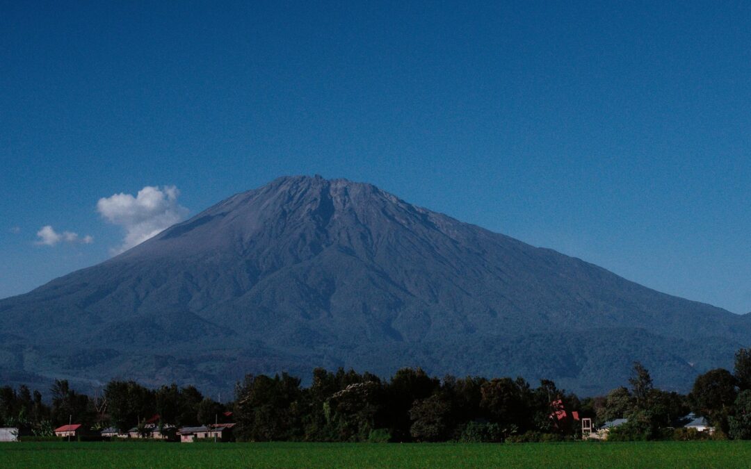 4-Day Mount Meru Trekking